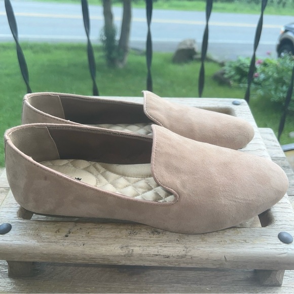 Birdies Shoes Womens 7.5 Tan Suede Leather Flats Quilted Lining Slip Resisitant - Picture 6 of 11